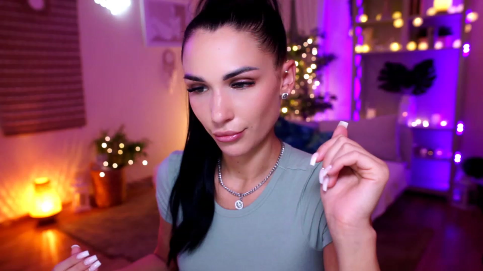 Gallery image thumbnail from kerelai's myfreecams stream on, 11/24/2022, 19:26 image 20 of 20