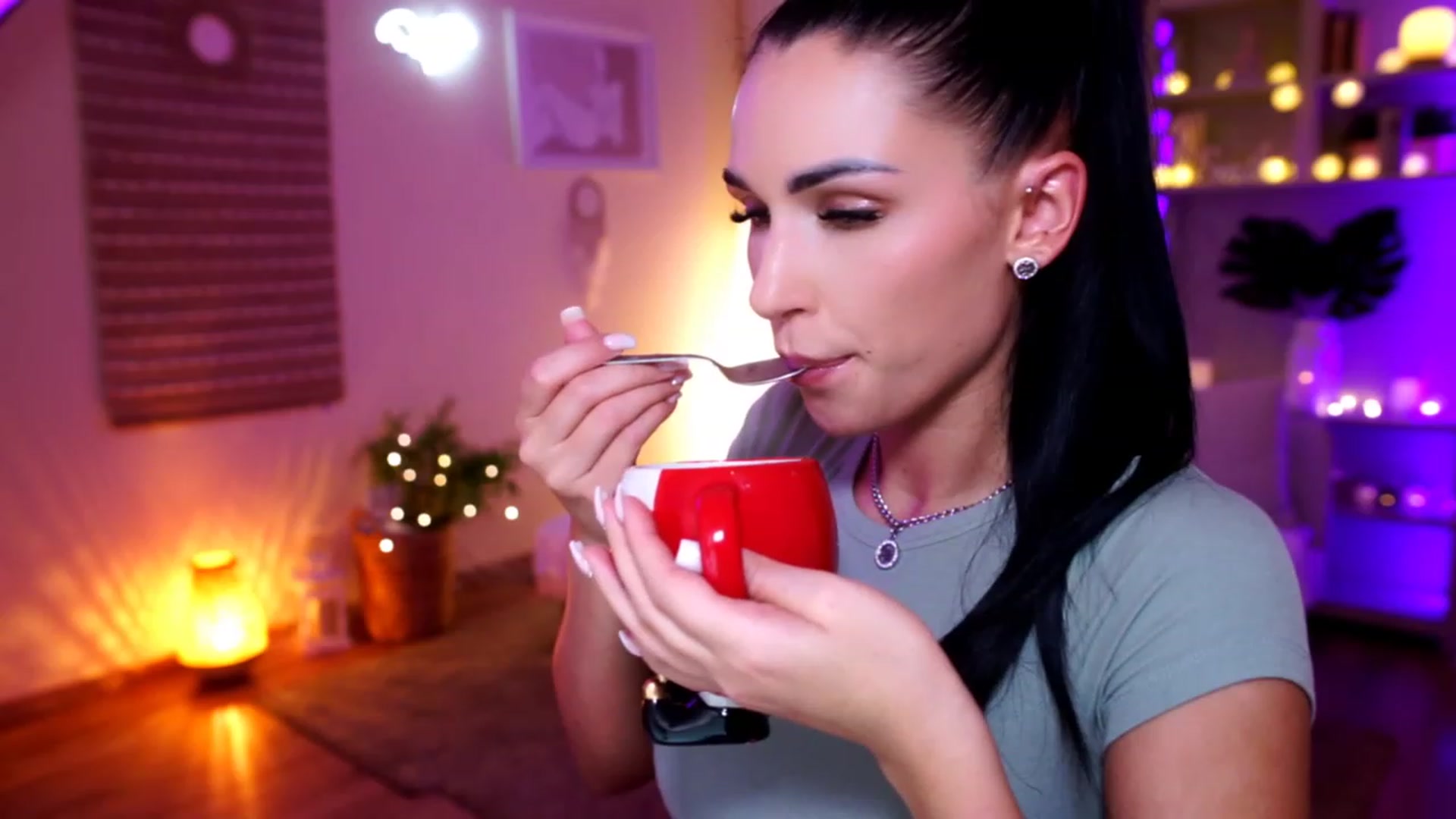 Gallery image thumbnail from kerelai's myfreecams stream on, 11/24/2022, 19:26 image 12 of 20