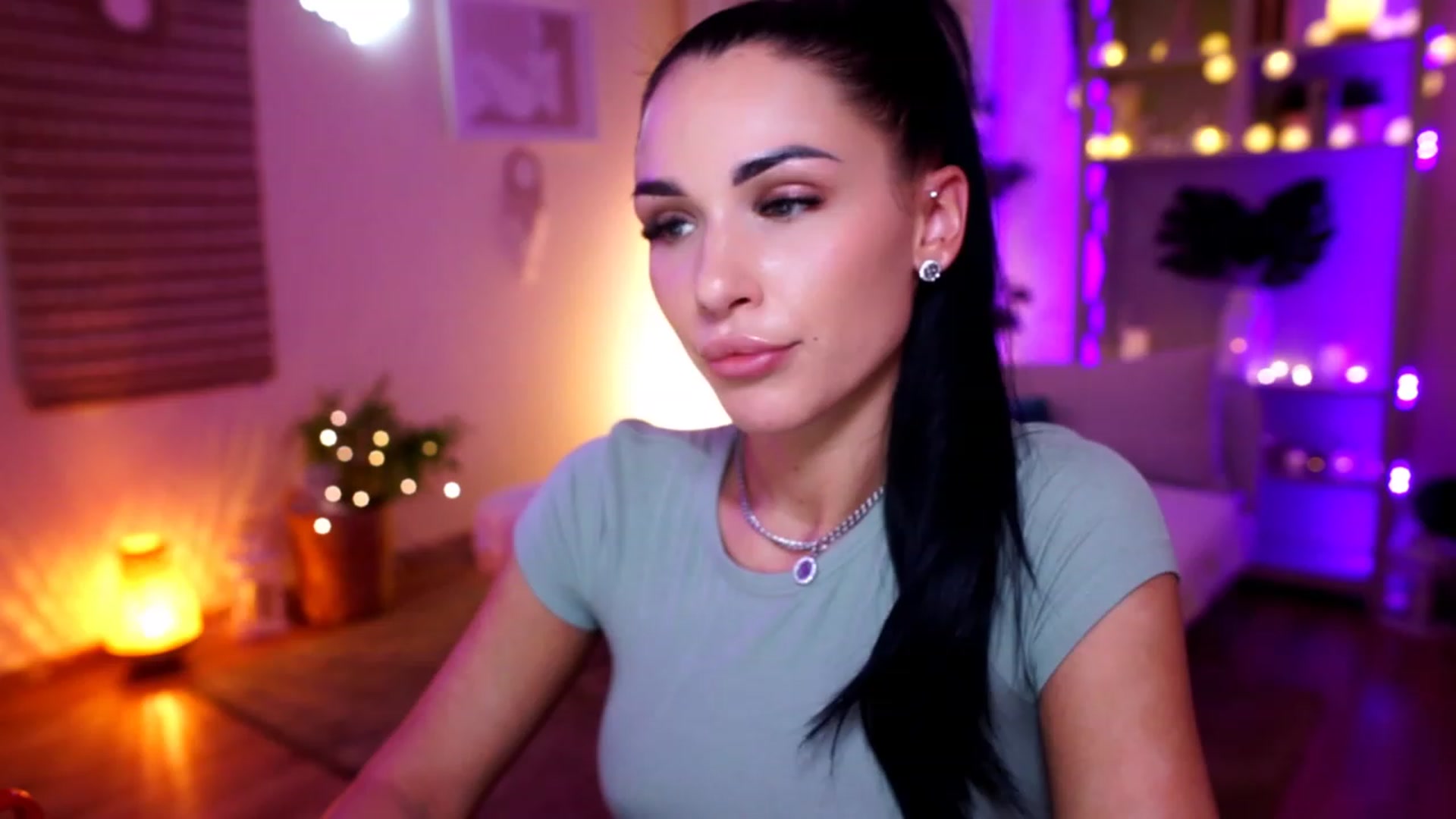 Gallery image thumbnail from kerelai's myfreecams stream on, 11/24/2022, 19:26 image 4 of 20