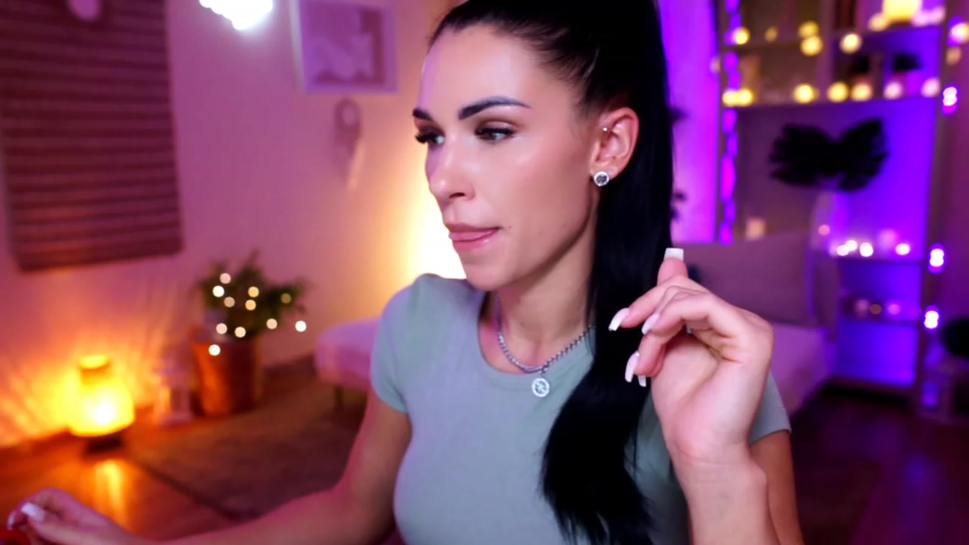 Gallery image thumbnail from kerelai's myfreecams stream on, 11/24/2022, 19:26 image 3 of 20