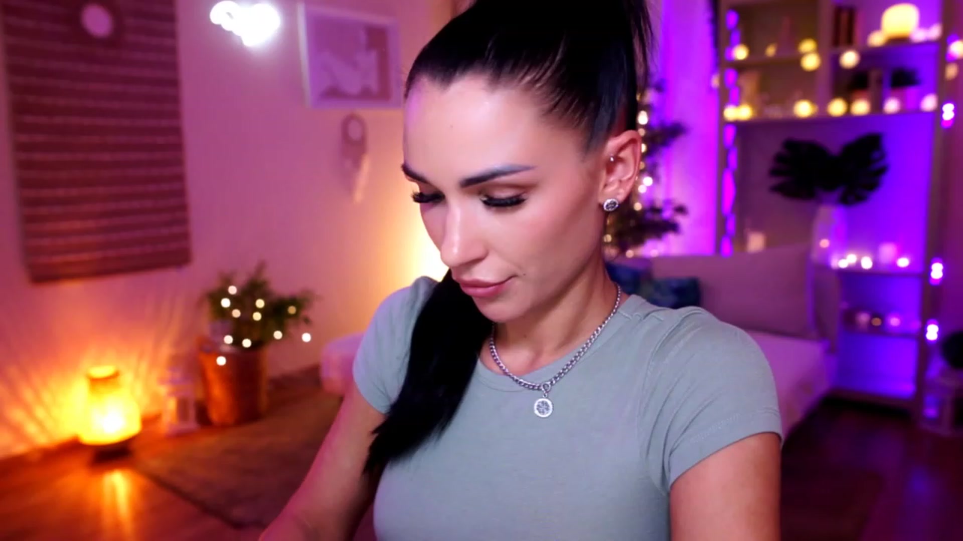 Gallery image thumbnail from kerelai's myfreecams stream on, 11/24/2022, 19:26 image 7 of 20