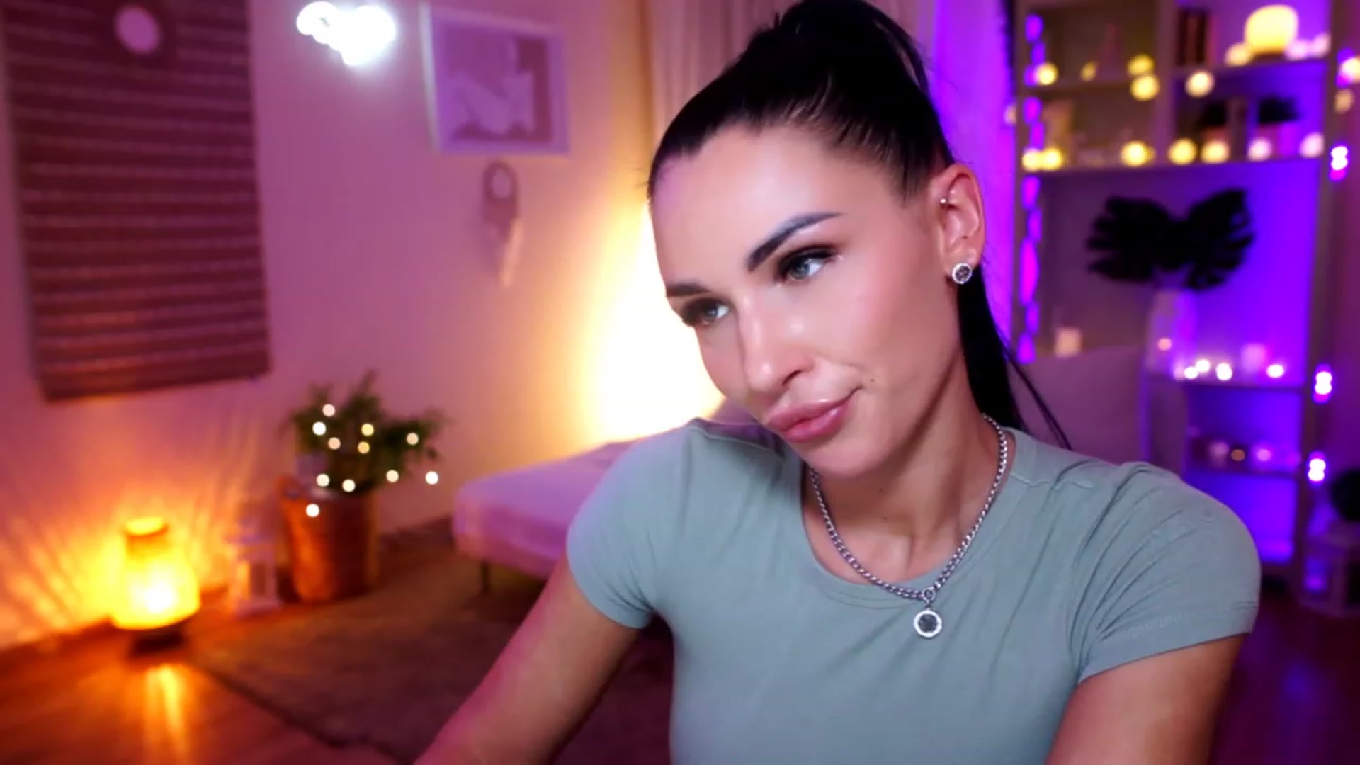 Gallery image thumbnail from kerelai's myfreecams stream on, 11/24/2022, 19:26 image 8 of 20