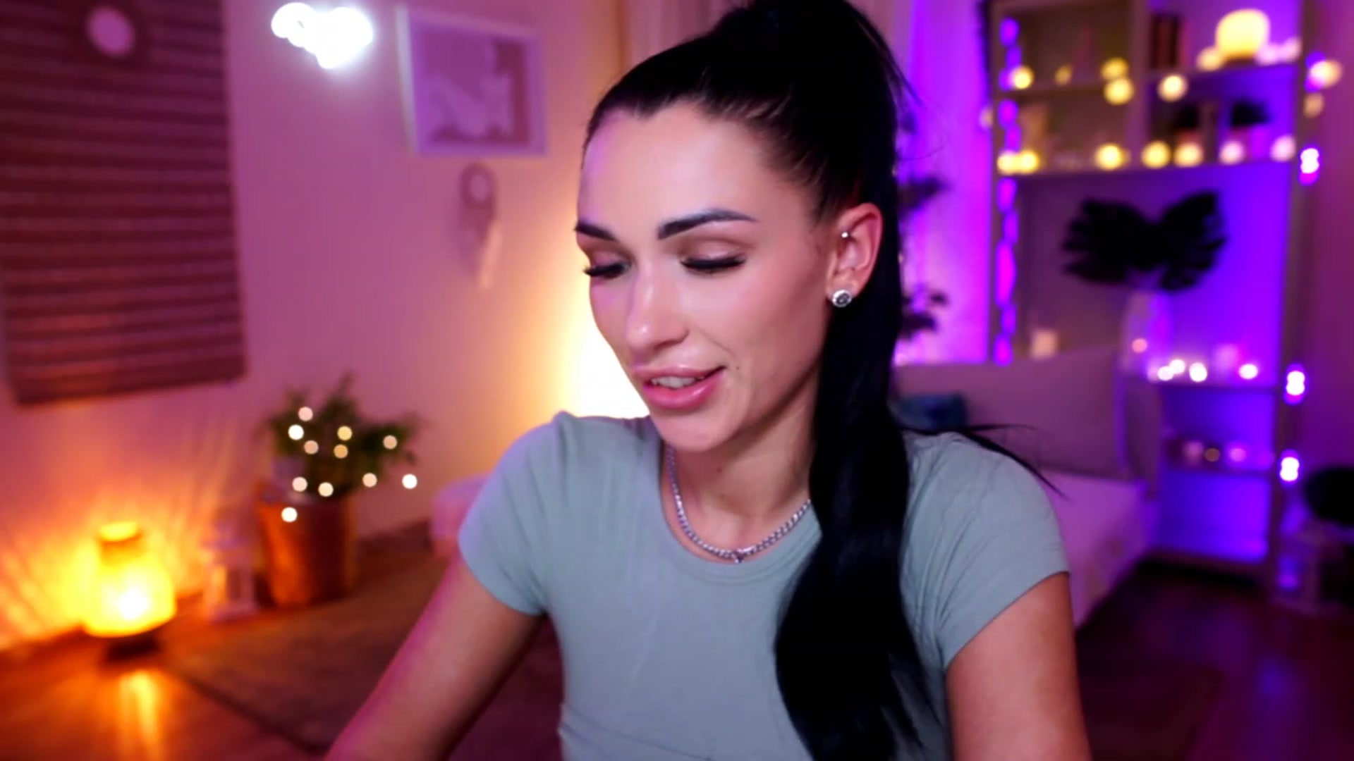 Gallery image thumbnail from kerelai's myfreecams stream on, 11/24/2022, 20:45 image 9 of 20