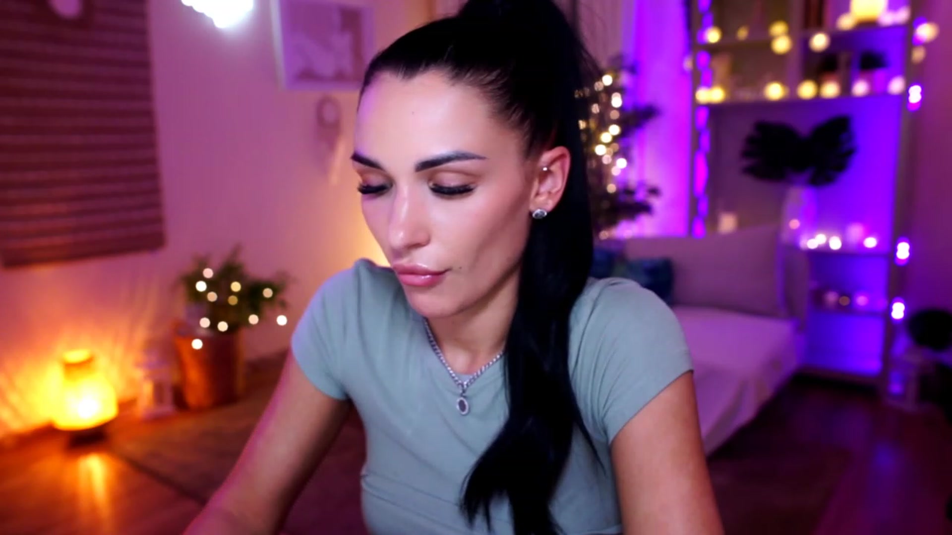 Gallery image thumbnail from kerelai's myfreecams stream on, 11/24/2022, 20:45 image 18 of 20