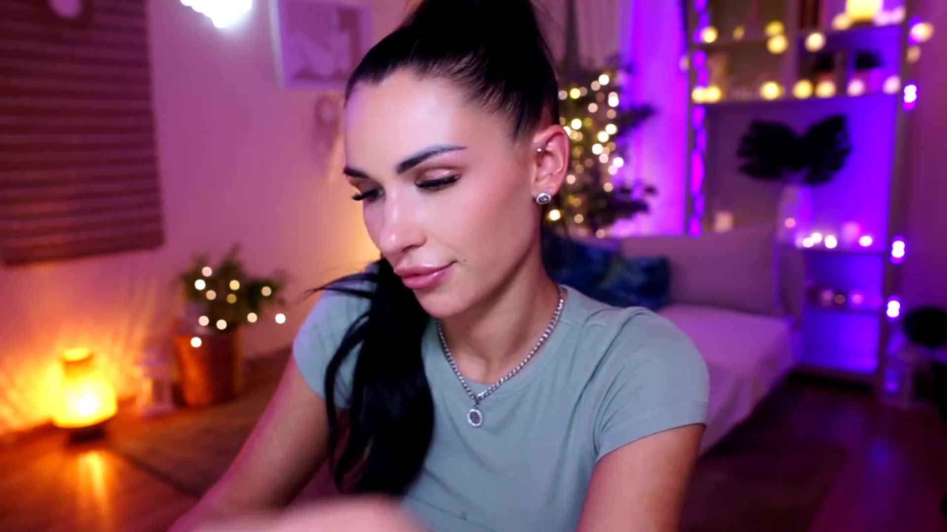 Gallery image thumbnail from kerelai's myfreecams stream on, 11/24/2022, 20:45 image 19 of 20
