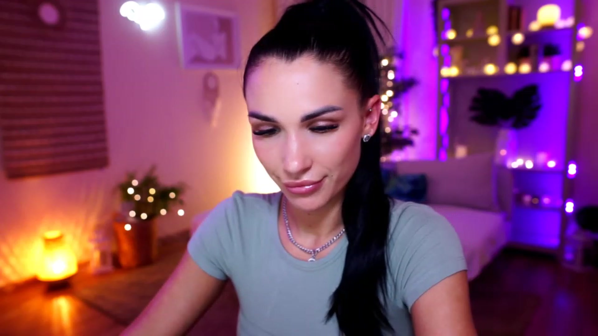 Gallery image thumbnail from kerelai's myfreecams stream on, 11/24/2022, 20:45 image 5 of 20
