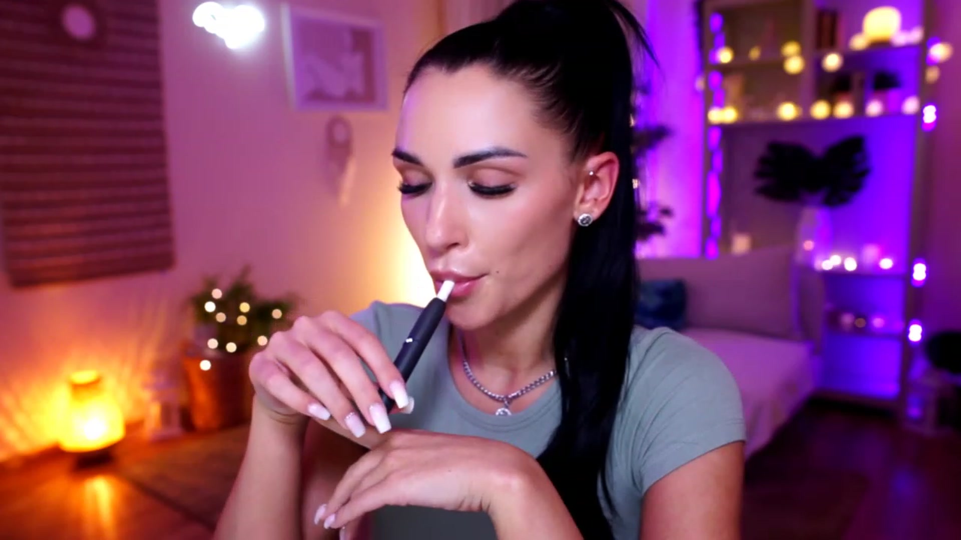 Gallery image thumbnail from kerelai's myfreecams stream on, 11/24/2022, 20:45 image 6 of 20