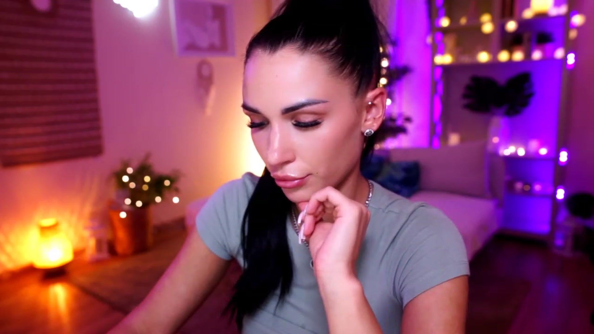 Gallery image thumbnail from kerelai's myfreecams stream on, 11/24/2022, 20:45 image 17 of 20