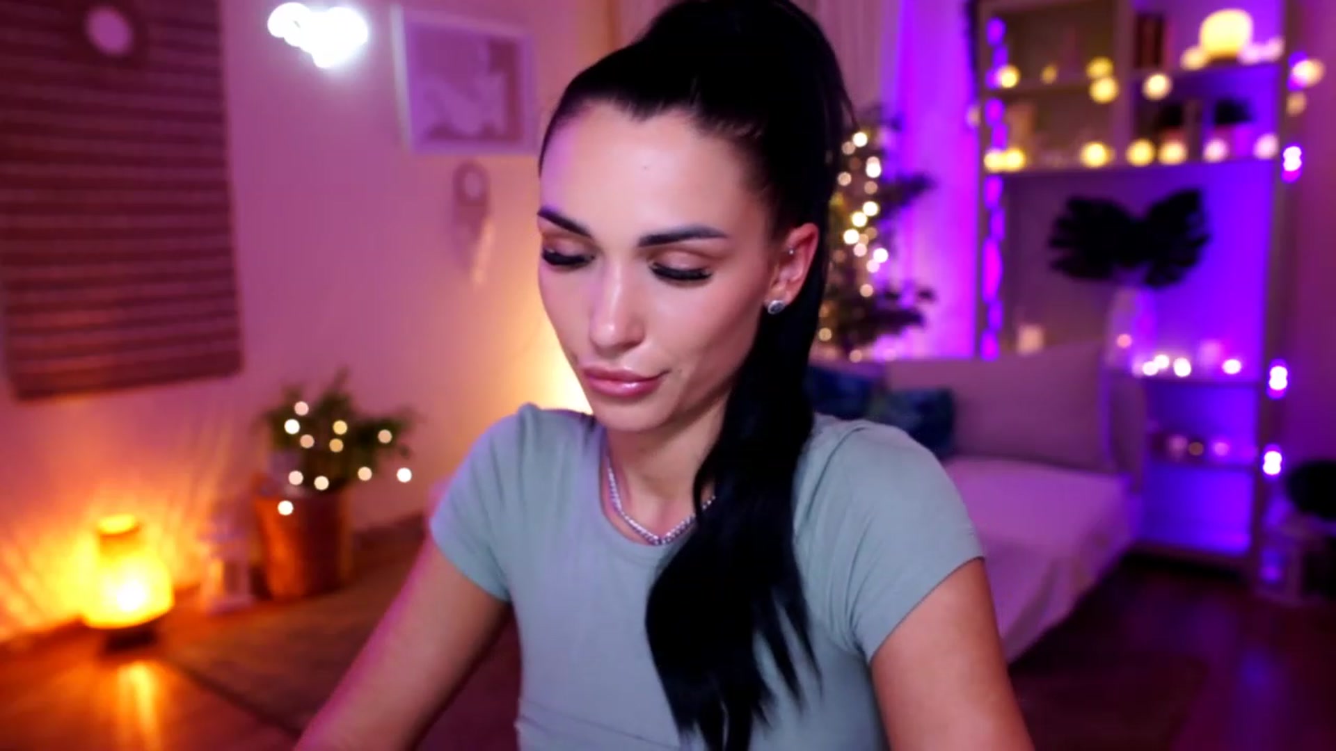 Gallery image thumbnail from kerelai's myfreecams stream on, 11/24/2022, 20:45 image 10 of 20