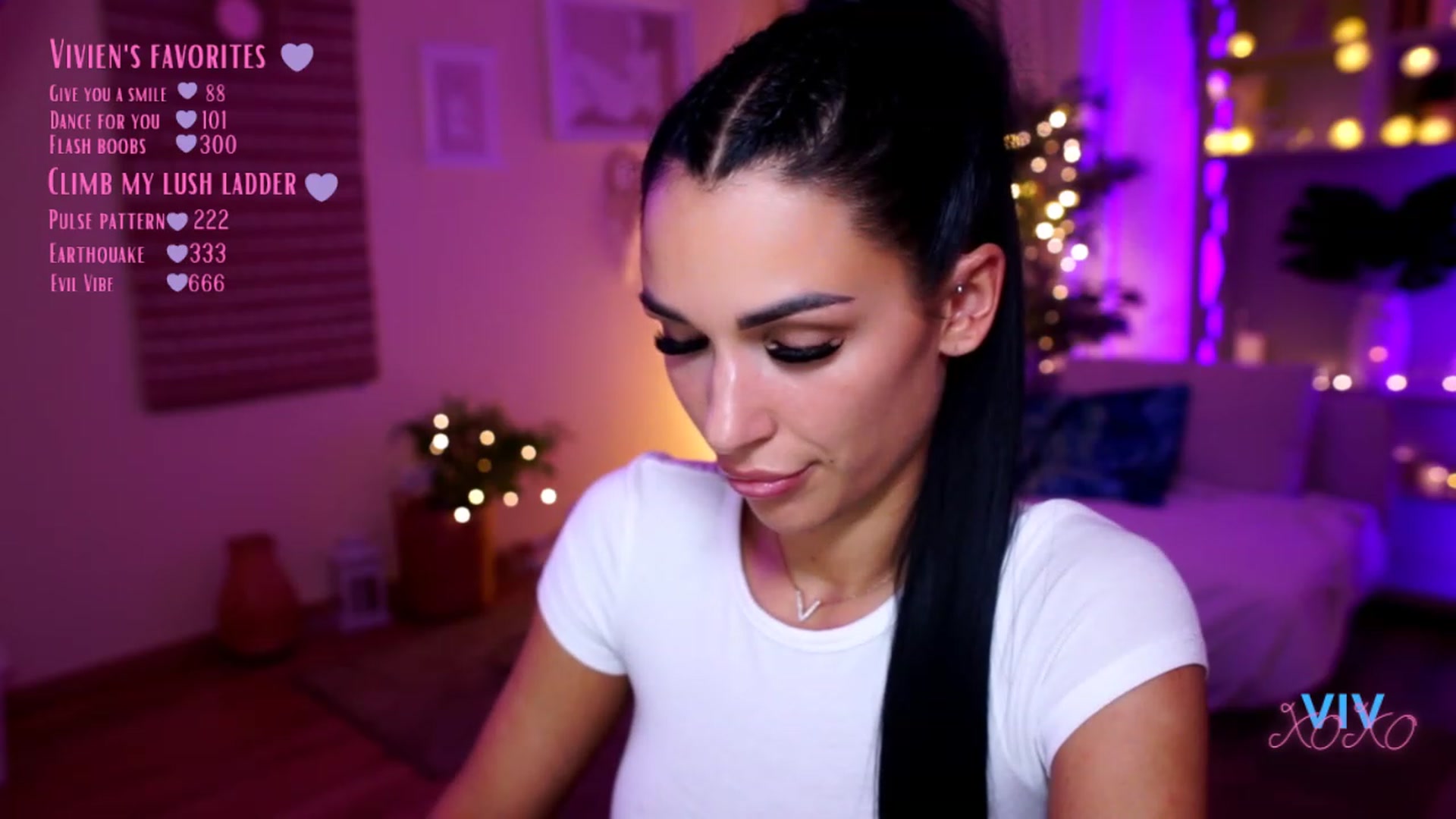 Gallery image thumbnail from kerelai's myfreecams stream on, 12/03/2022, 18:32 image 14 of 20