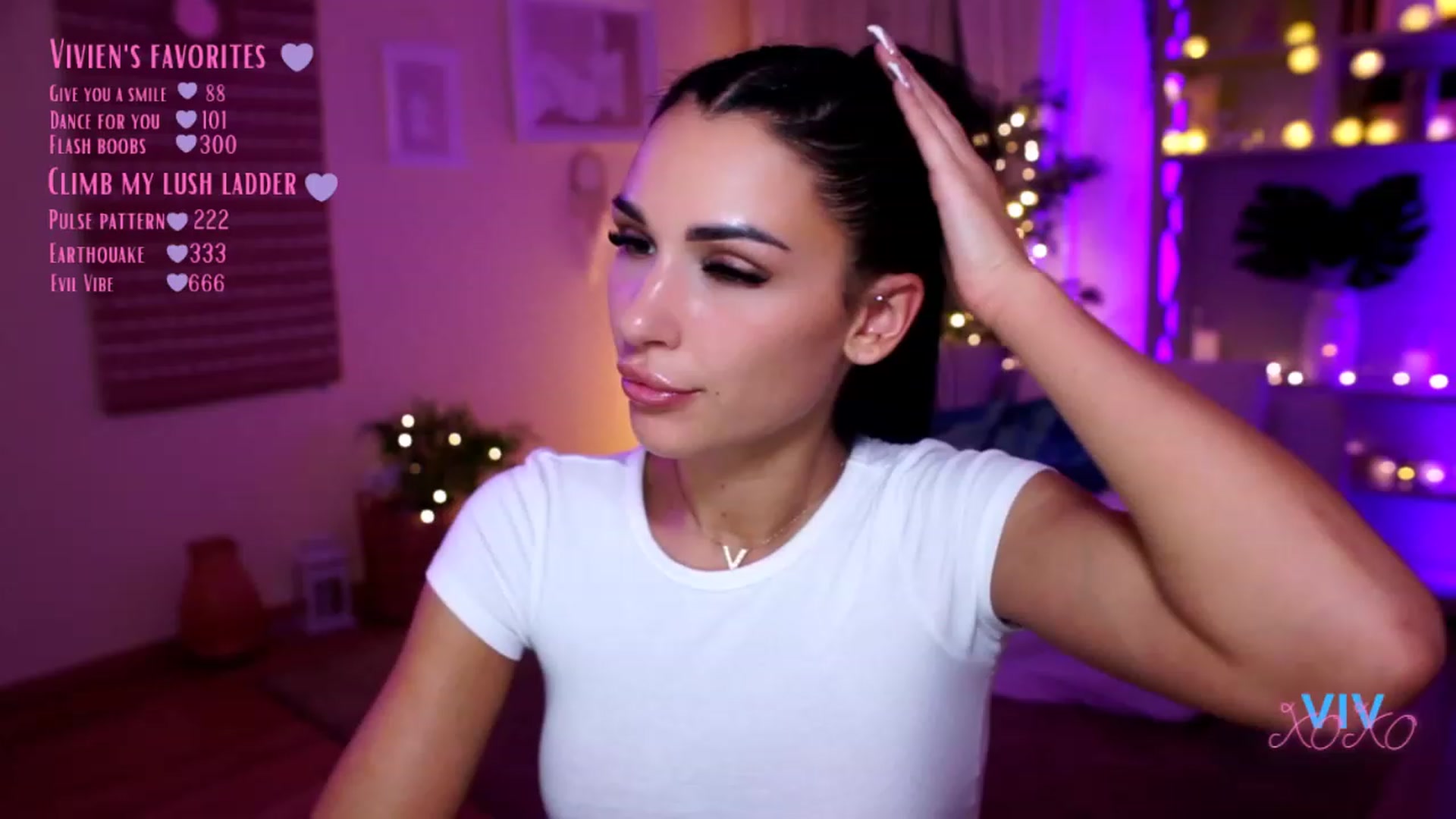 Gallery image thumbnail from kerelai's myfreecams stream on, 12/03/2022, 19:39 image 5 of 20