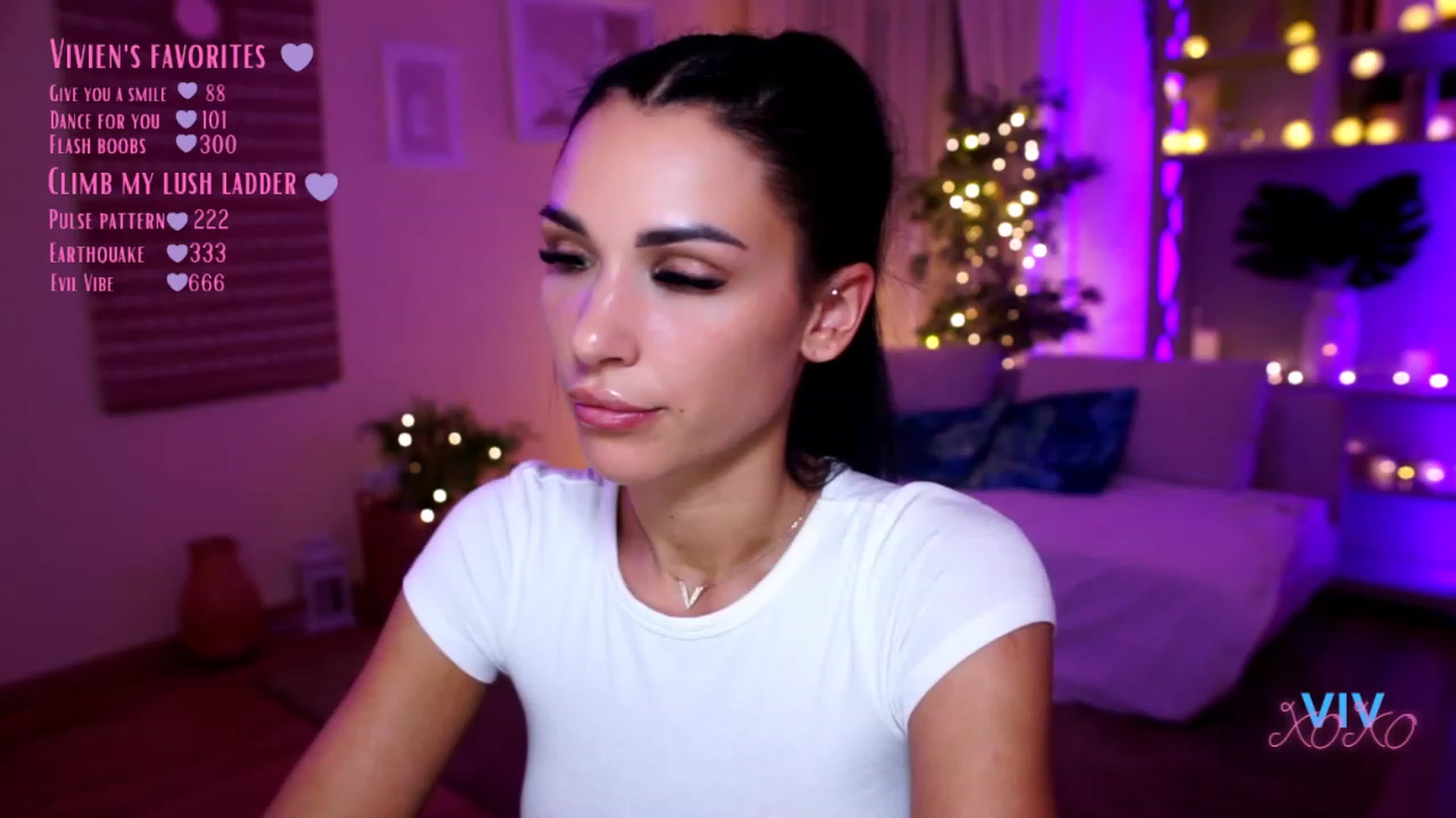 Gallery image thumbnail from kerelai's myfreecams stream on, 12/03/2022, 19:39 image 12 of 20