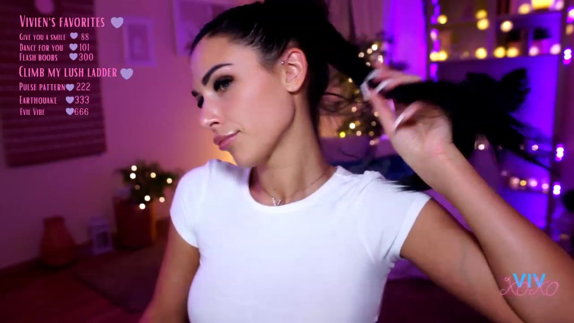 Gallery image thumbnail from kerelai's myfreecams stream on, 12/03/2022, 21:09 image 17 of 20