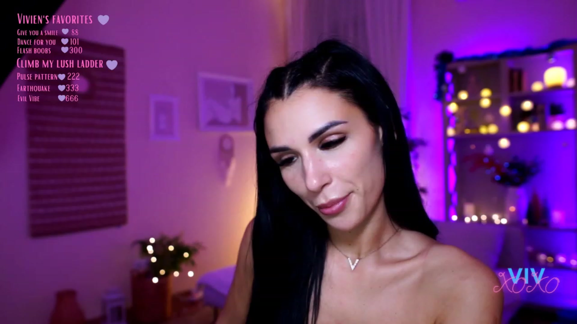 Gallery image thumbnail from kerelai's myfreecams stream on, 12/07/2022, 18:49 image 18 of 20