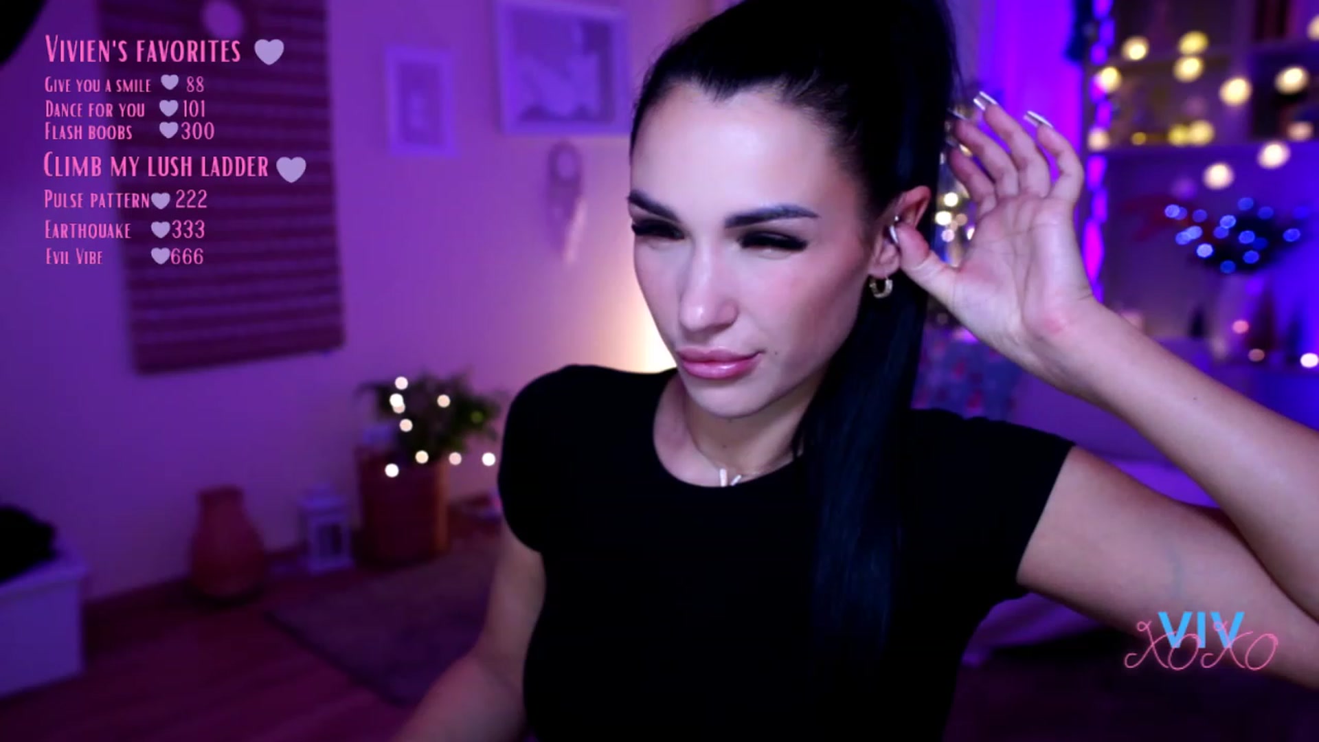 Gallery image thumbnail from kerelai's myfreecams stream on, 12/11/2022, 16:14 image 7 of 20