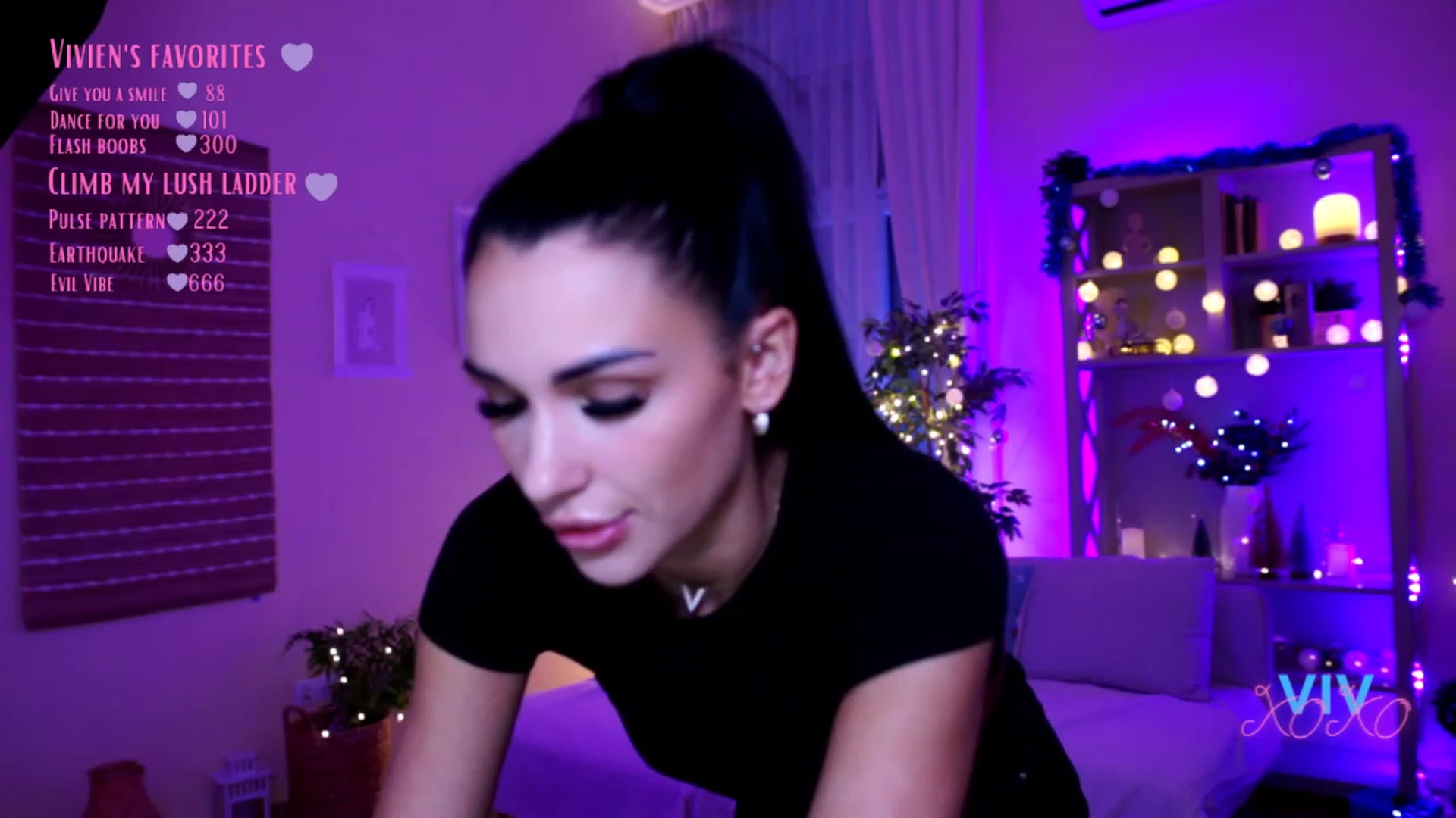 Gallery image thumbnail from kerelai's myfreecams stream on, 12/11/2022, 16:14 image 3 of 20