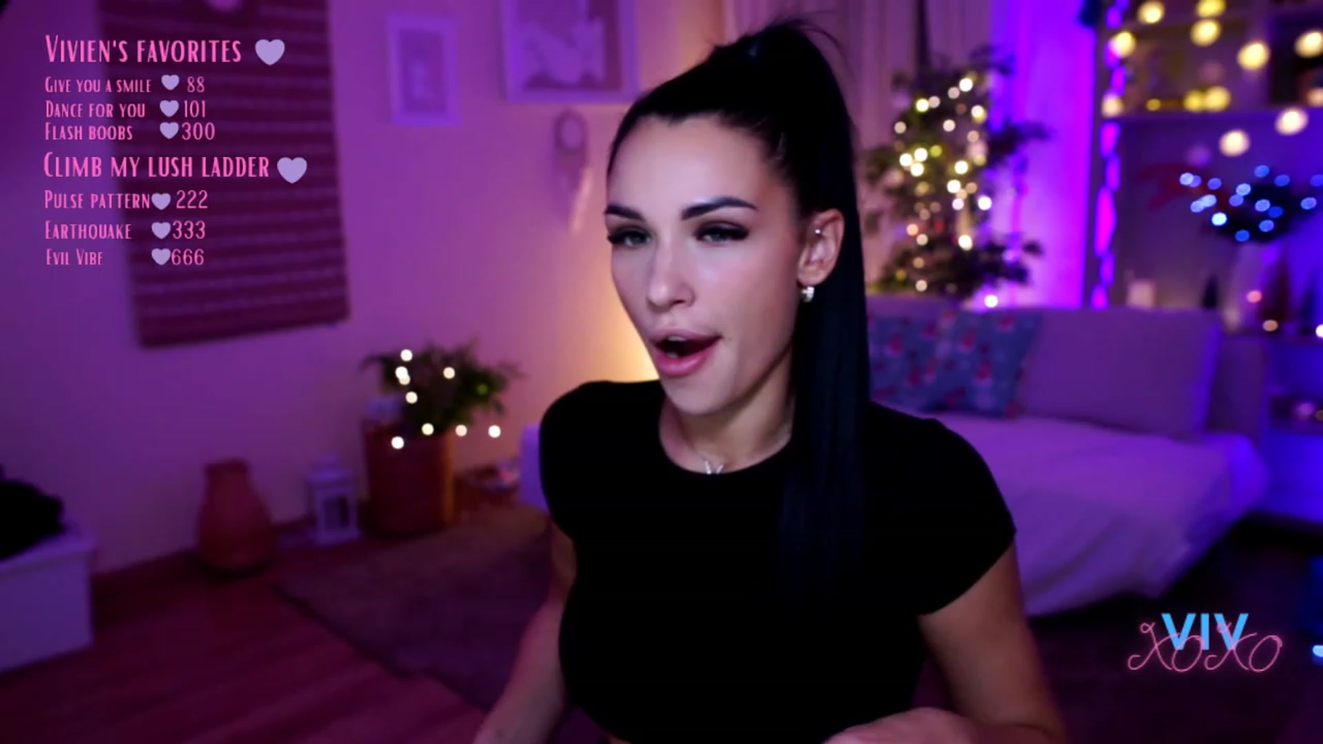 Gallery image thumbnail from kerelai's myfreecams stream on, 12/11/2022, 16:14 image 2 of 20