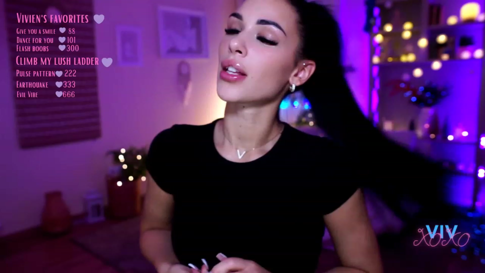 Gallery image thumbnail from kerelai's myfreecams stream on, 12/11/2022, 16:14 image 10 of 20