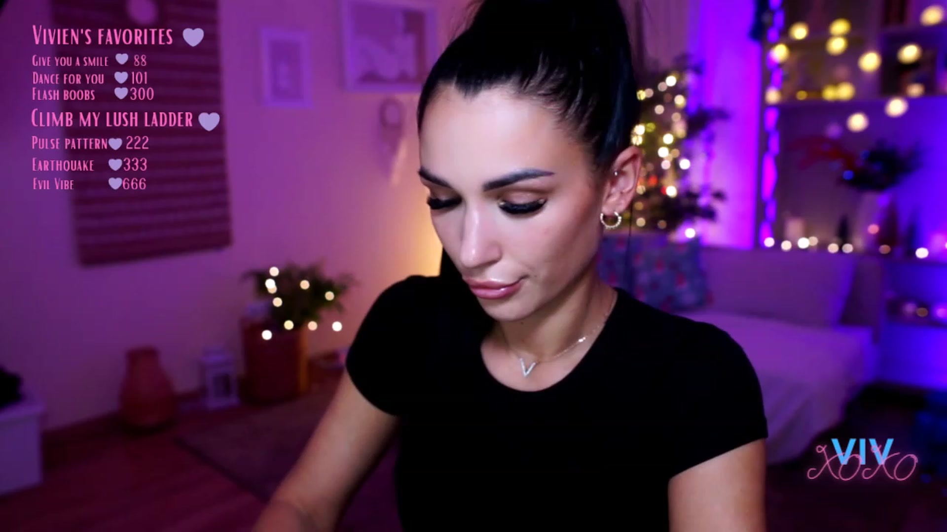 Gallery image thumbnail from kerelai's myfreecams stream on, 12/11/2022, 17:58 image 16 of 20
