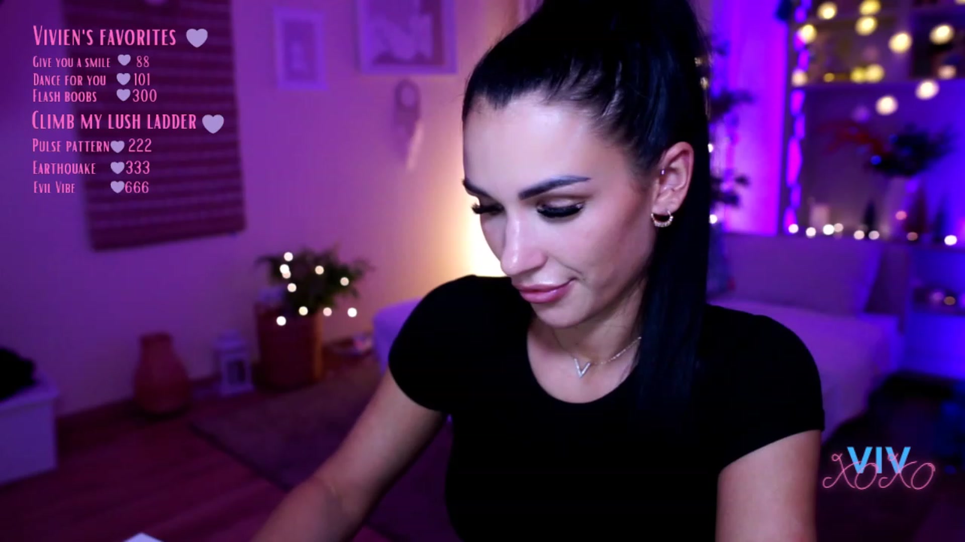 Gallery image thumbnail from kerelai's myfreecams stream on, 12/11/2022, 19:17 image 12 of 20