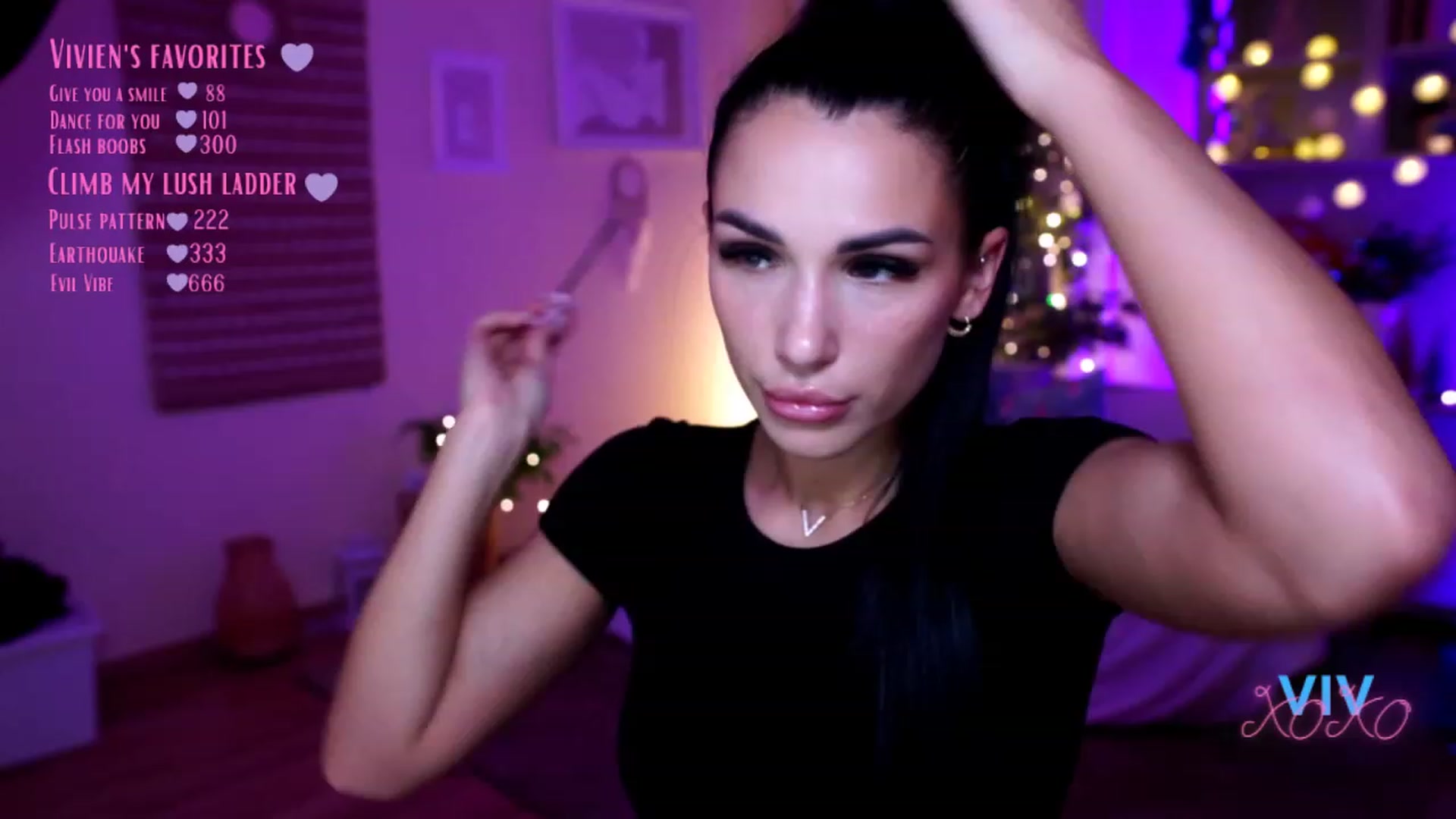 Gallery image thumbnail from kerelai's myfreecams stream on, 12/11/2022, 19:17 image 18 of 20
