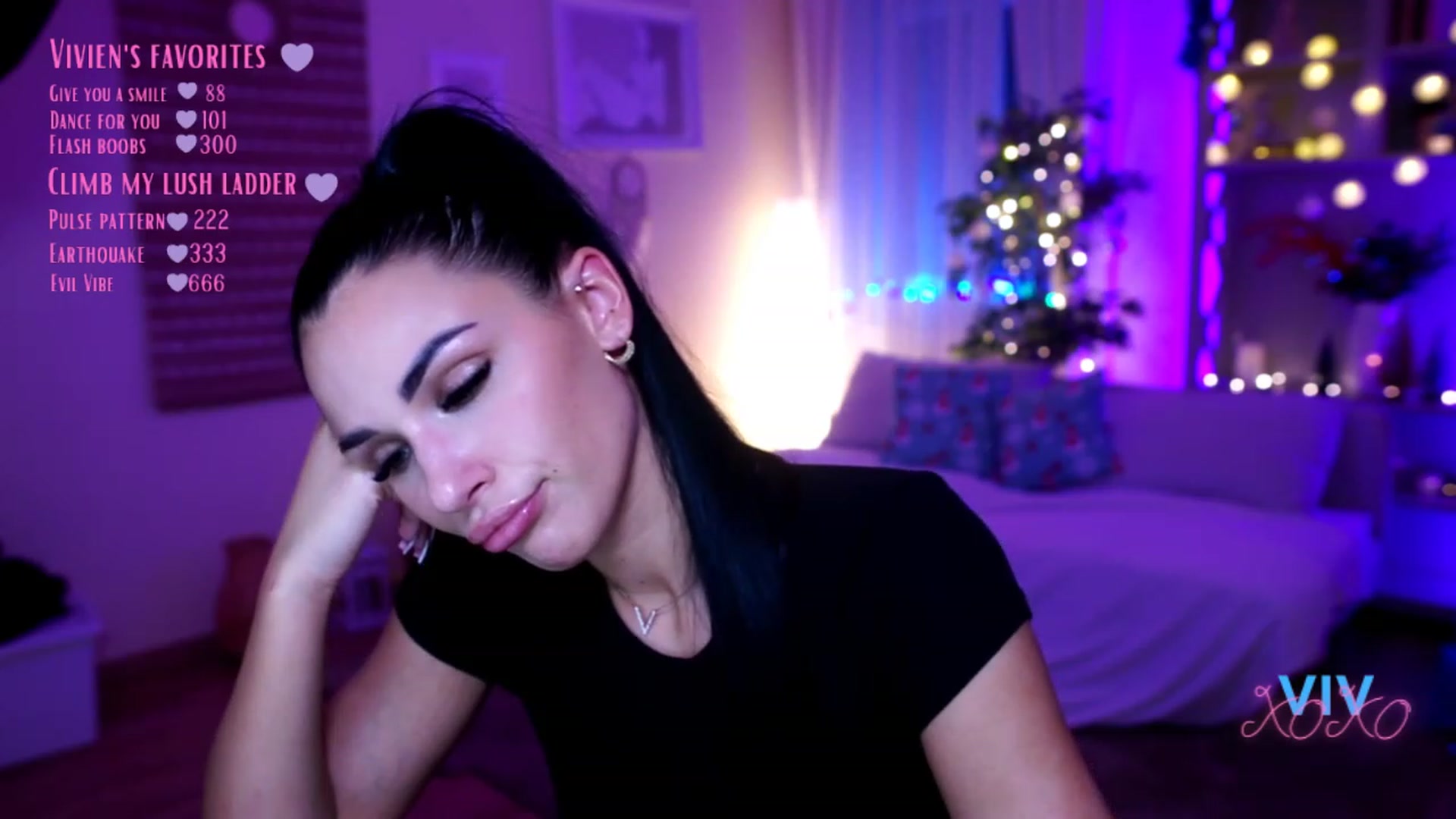 Gallery image thumbnail from kerelai's myfreecams stream on, 12/11/2022, 19:17 image 20 of 20
