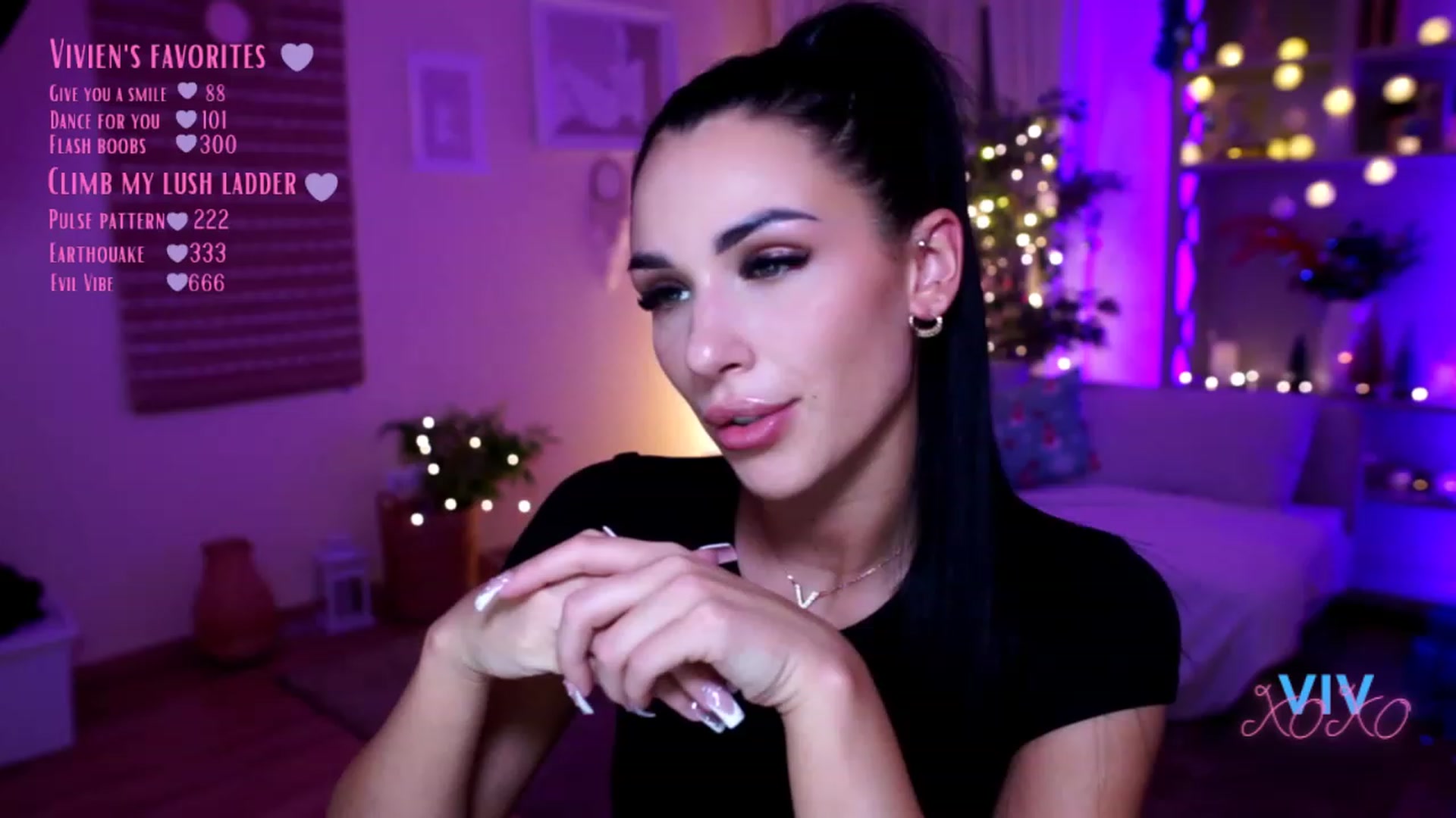Gallery image thumbnail from kerelai's myfreecams stream on, 12/11/2022, 19:17 image 6 of 20