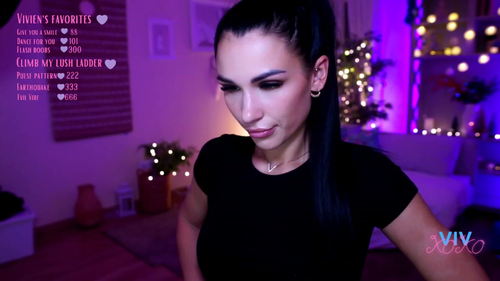 Gallery image thumbnail from kerelai's myfreecams stream on, 12/11/2022, 19:17 image 17 of 20