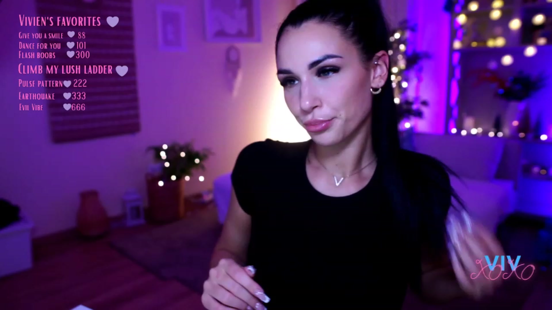 Gallery image thumbnail from kerelai's myfreecams stream on, 12/11/2022, 19:17 image 15 of 20