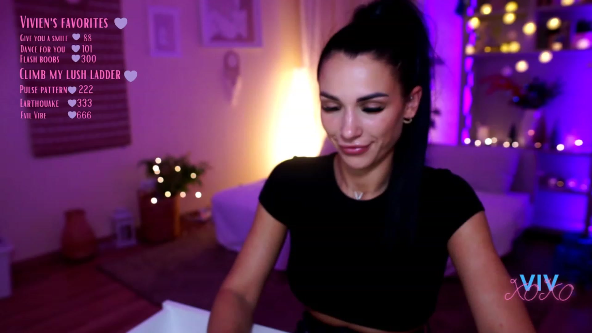 Gallery image thumbnail from kerelai's myfreecams stream on, 12/11/2022, 19:38 image 11 of 20