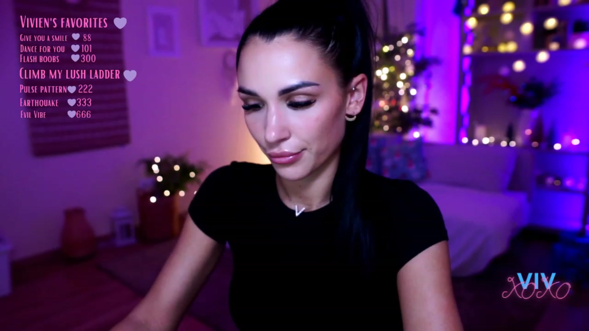 Gallery image thumbnail from kerelai's myfreecams stream on, 12/11/2022, 19:38 image 8 of 20