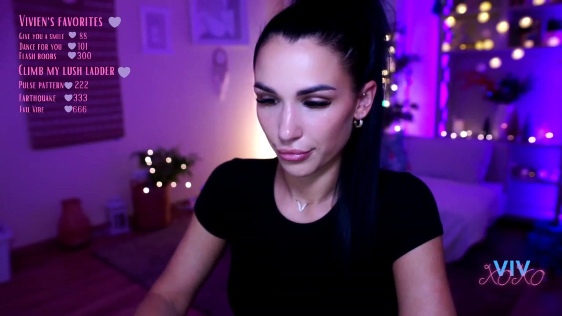 Gallery image thumbnail from kerelai's myfreecams stream on, 12/11/2022, 19:38 image 20 of 20
