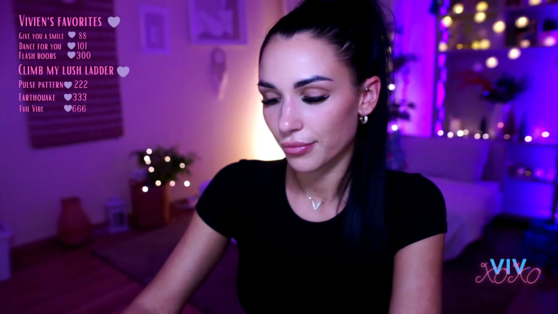 Gallery image thumbnail from kerelai's myfreecams stream on, 12/11/2022, 19:38 image 18 of 20