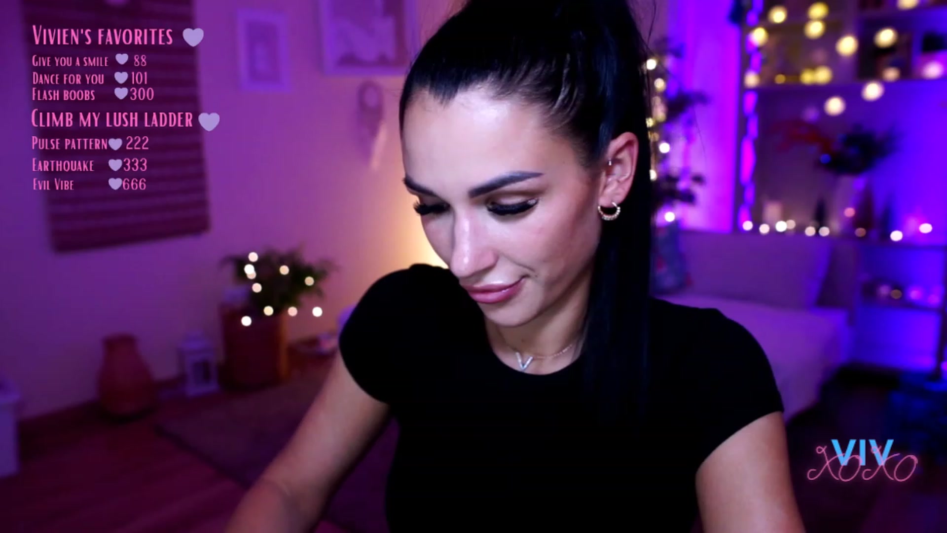 Gallery image thumbnail from kerelai's myfreecams stream on, 12/11/2022, 19:38 image 16 of 20