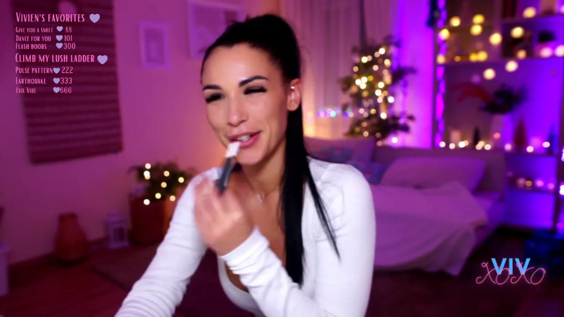 Gallery image thumbnail from kerelai's myfreecams stream on, 12/12/2022, 20:47 image 7 of 20