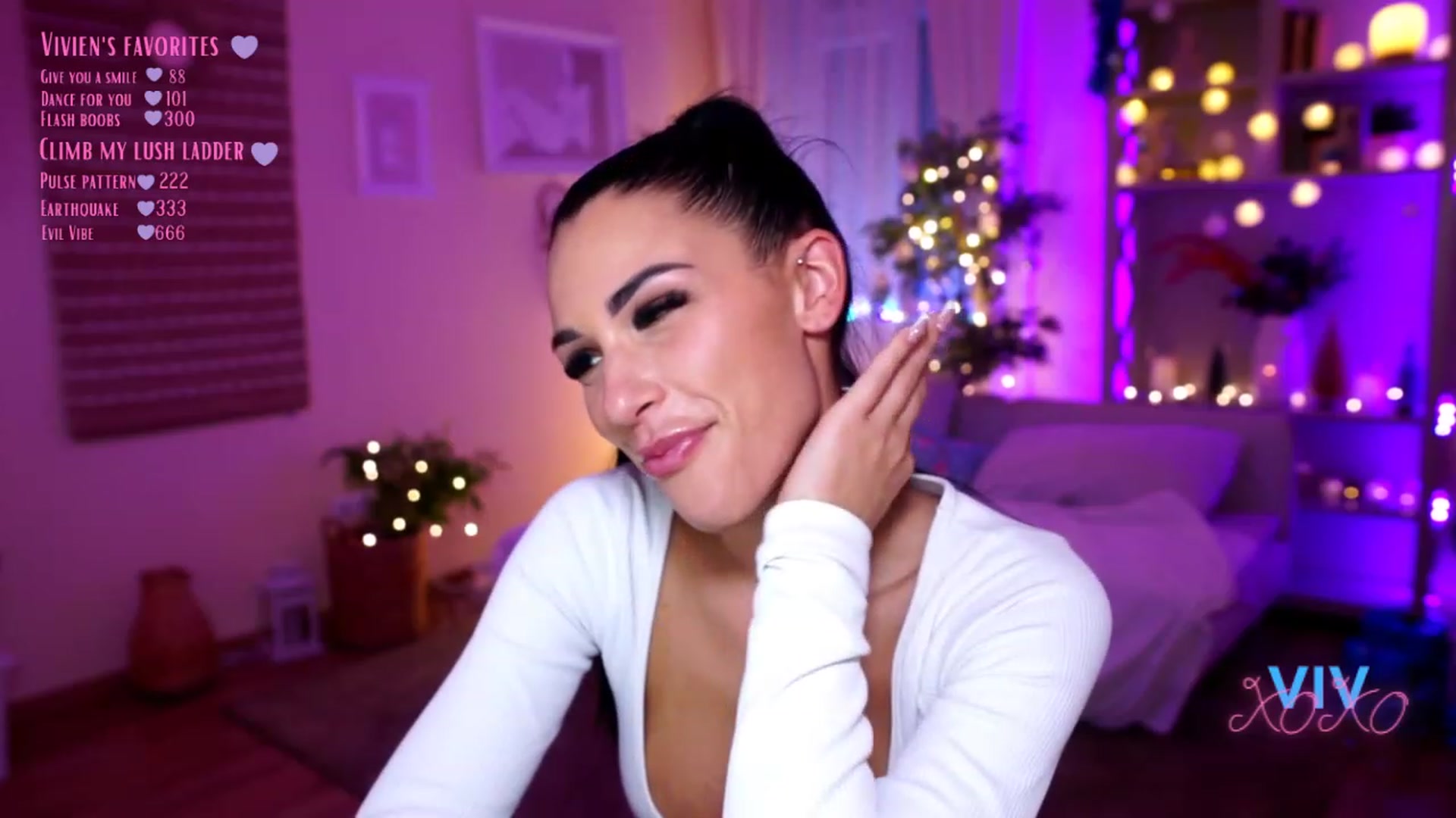 Gallery image thumbnail from kerelai's myfreecams stream on, 12/12/2022, 21:16 image 20 of 20