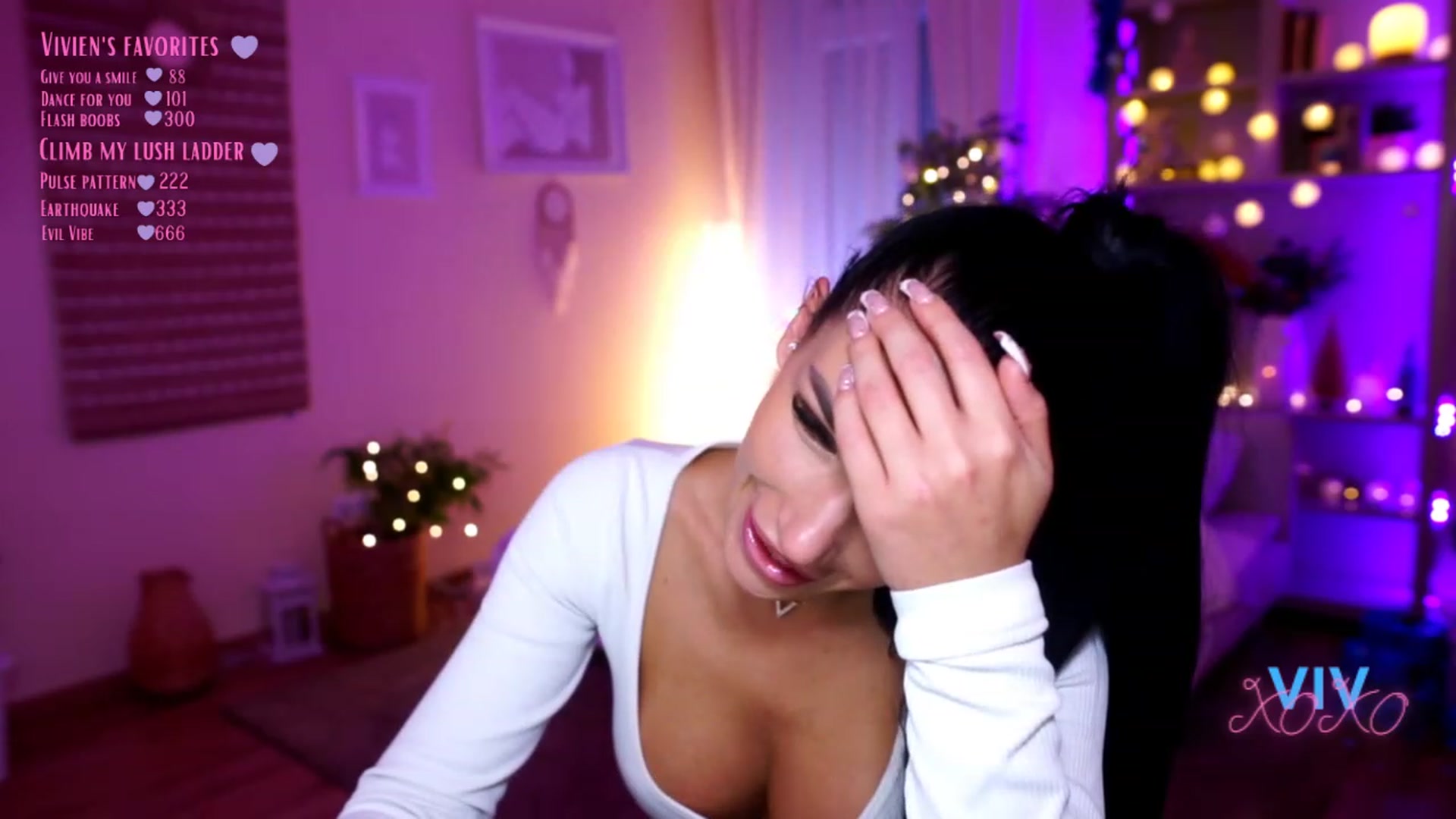 Gallery image thumbnail from kerelai's myfreecams stream on, 12/12/2022, 21:16 image 18 of 20