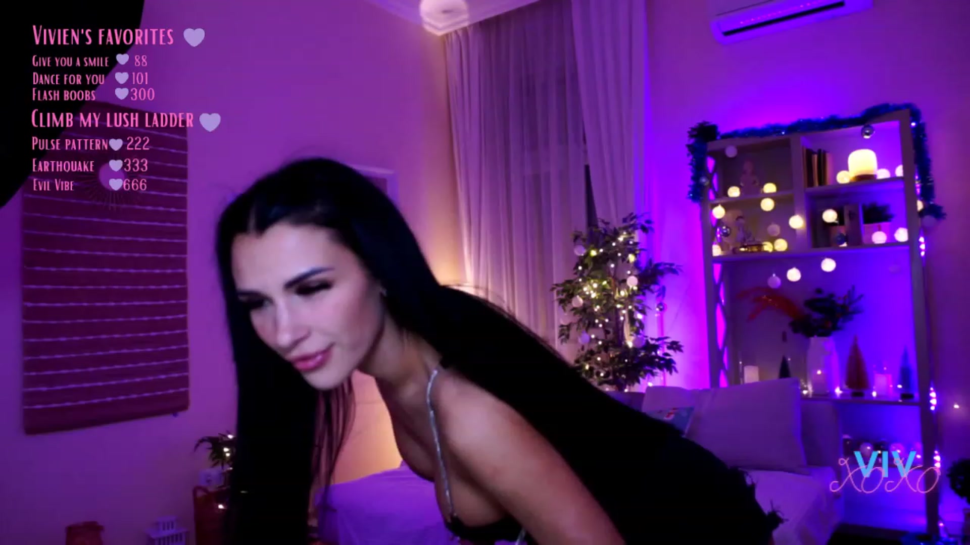 Gallery image thumbnail from kerelai's myfreecams stream on, 12/16/2022, 17:01 image 1 of 20