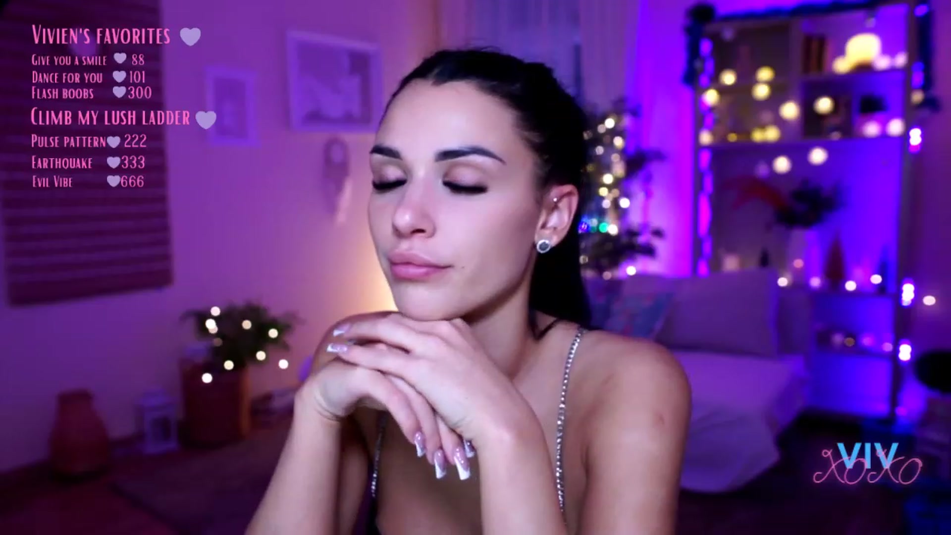 Gallery image thumbnail from kerelai's myfreecams stream on, 12/16/2022, 21:13 image 11 of 20