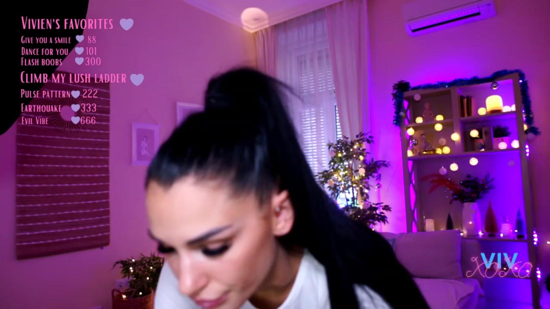 Gallery image thumbnail from kerelai's myfreecams stream on, 12/18/2022, 12:00 image 14 of 20