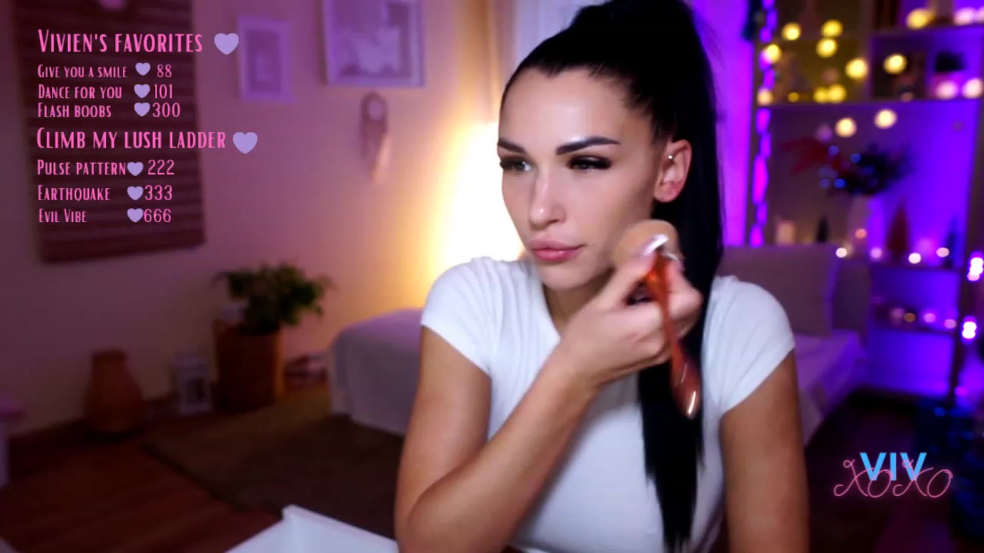 Gallery image thumbnail from kerelai's myfreecams stream on, 12/18/2022, 12:00 image 1 of 20