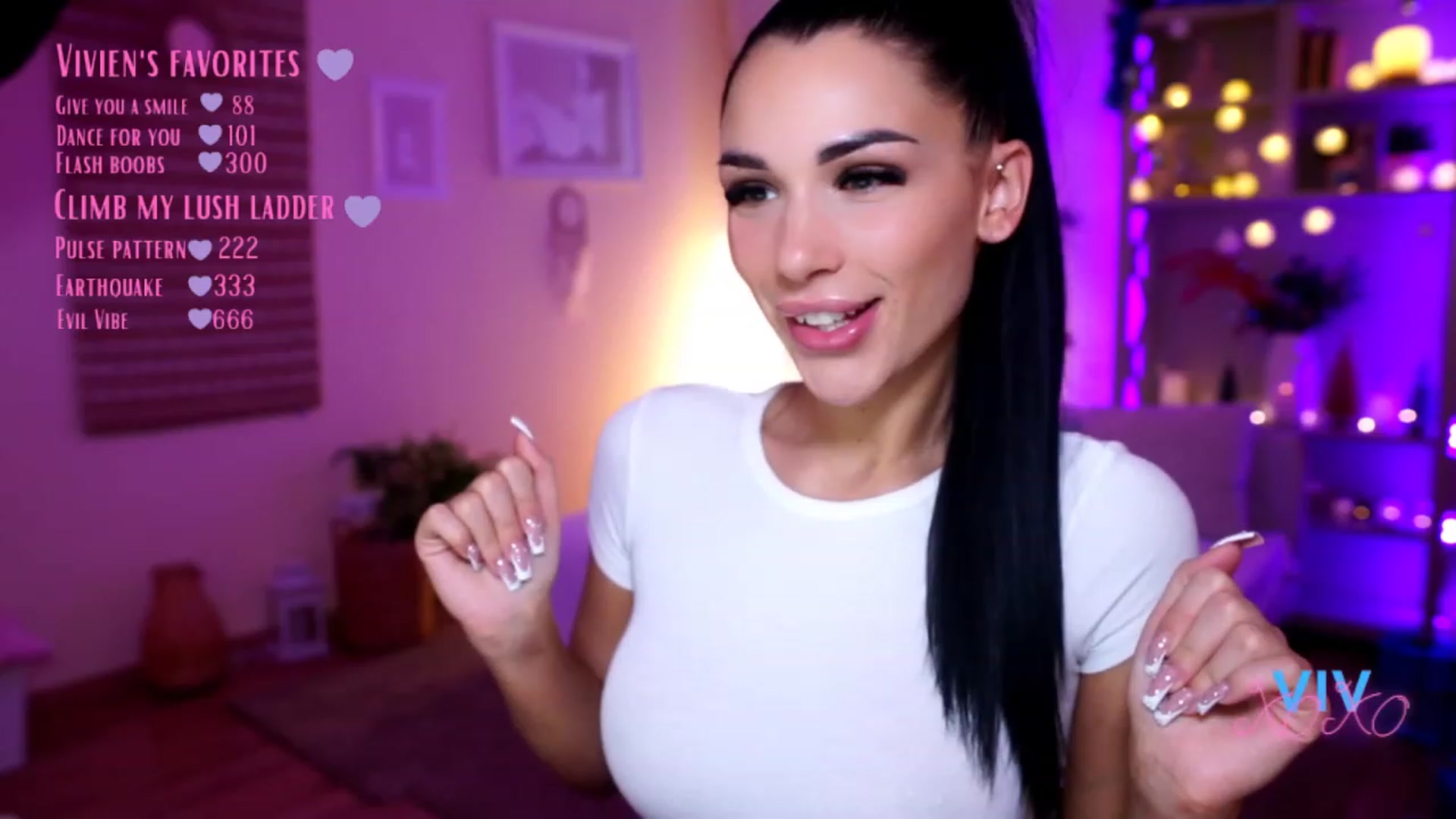 Gallery image thumbnail from kerelai's myfreecams stream on, 12/18/2022, 12:00 image 8 of 20