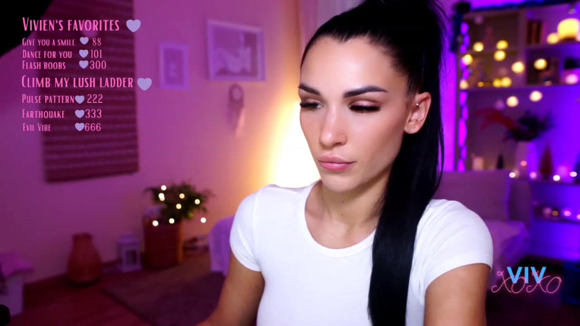 Gallery image thumbnail from kerelai's myfreecams stream on, 12/18/2022, 12:00 image 20 of 20
