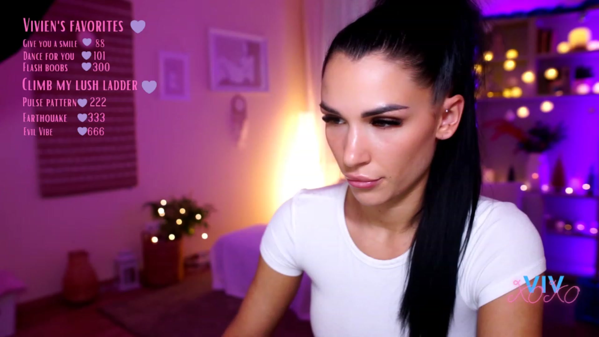 Gallery image thumbnail from kerelai's myfreecams stream on, 12/18/2022, 12:58 image 8 of 20