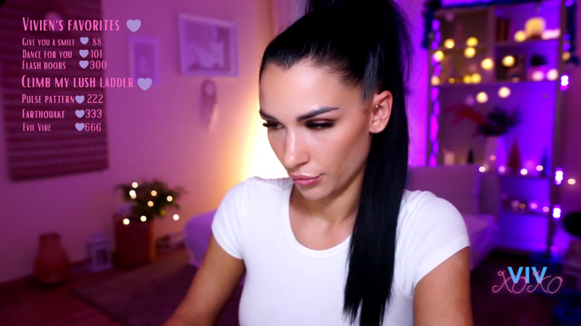 Gallery image thumbnail from kerelai's myfreecams stream on, 12/18/2022, 12:58 image 19 of 20