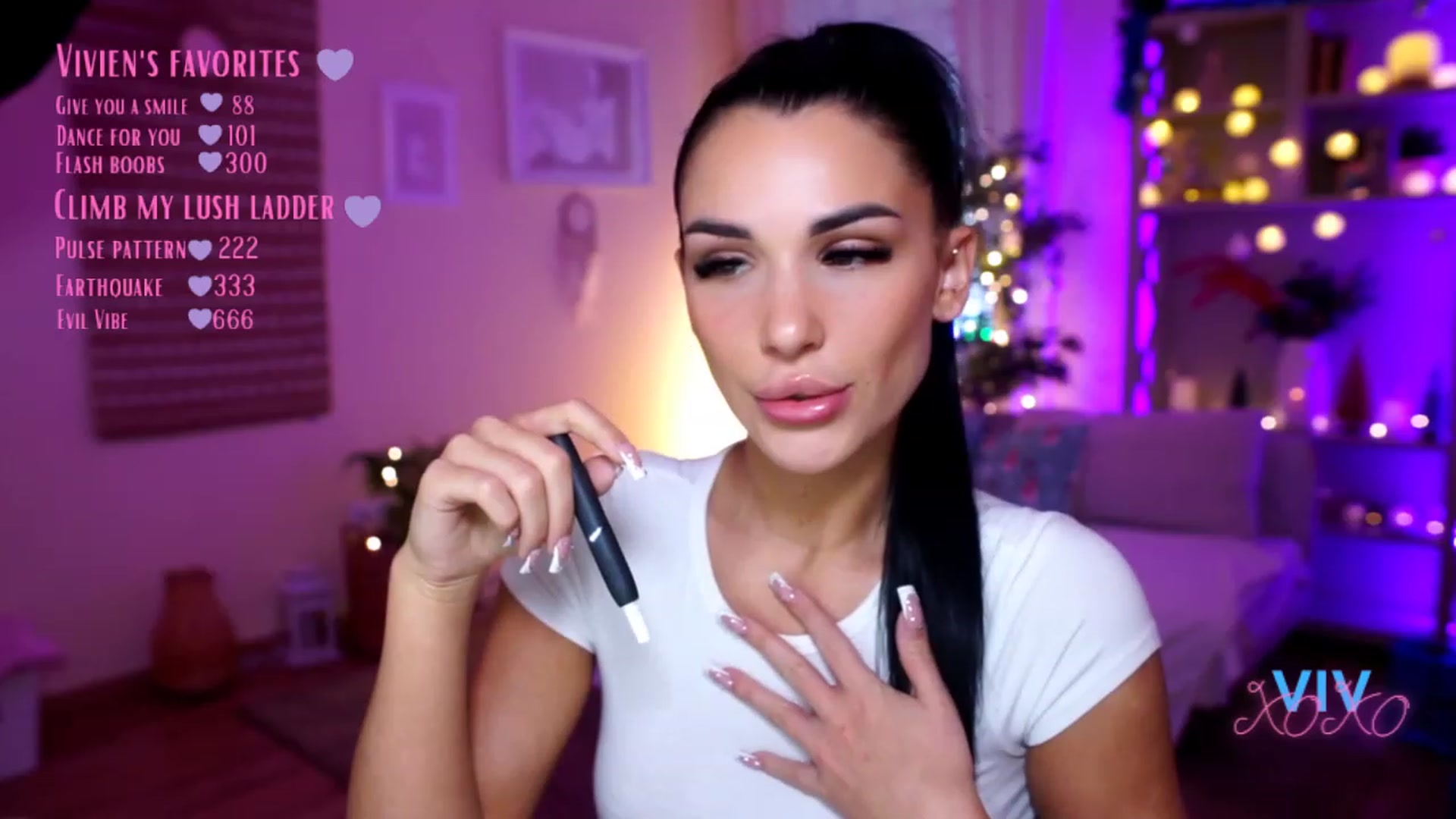 Gallery image thumbnail from kerelai's myfreecams stream on, 12/18/2022, 12:58 image 11 of 20