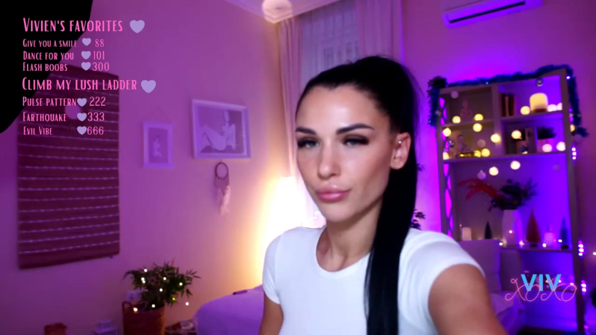 Gallery image thumbnail from kerelai's myfreecams stream on, 12/18/2022, 12:58 image 15 of 20