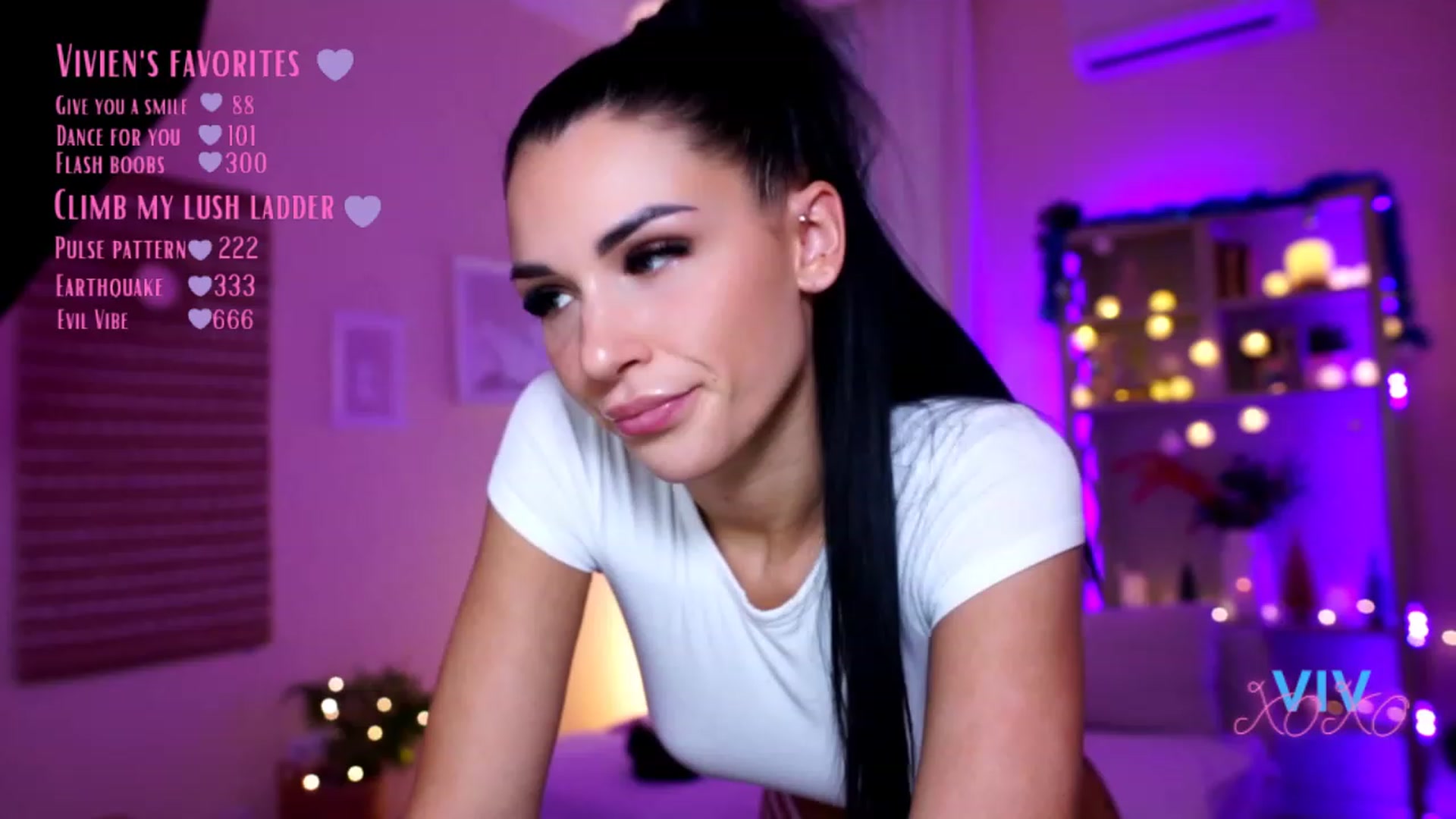 Gallery image thumbnail from kerelai's myfreecams stream on, 12/18/2022, 12:58 image 5 of 20