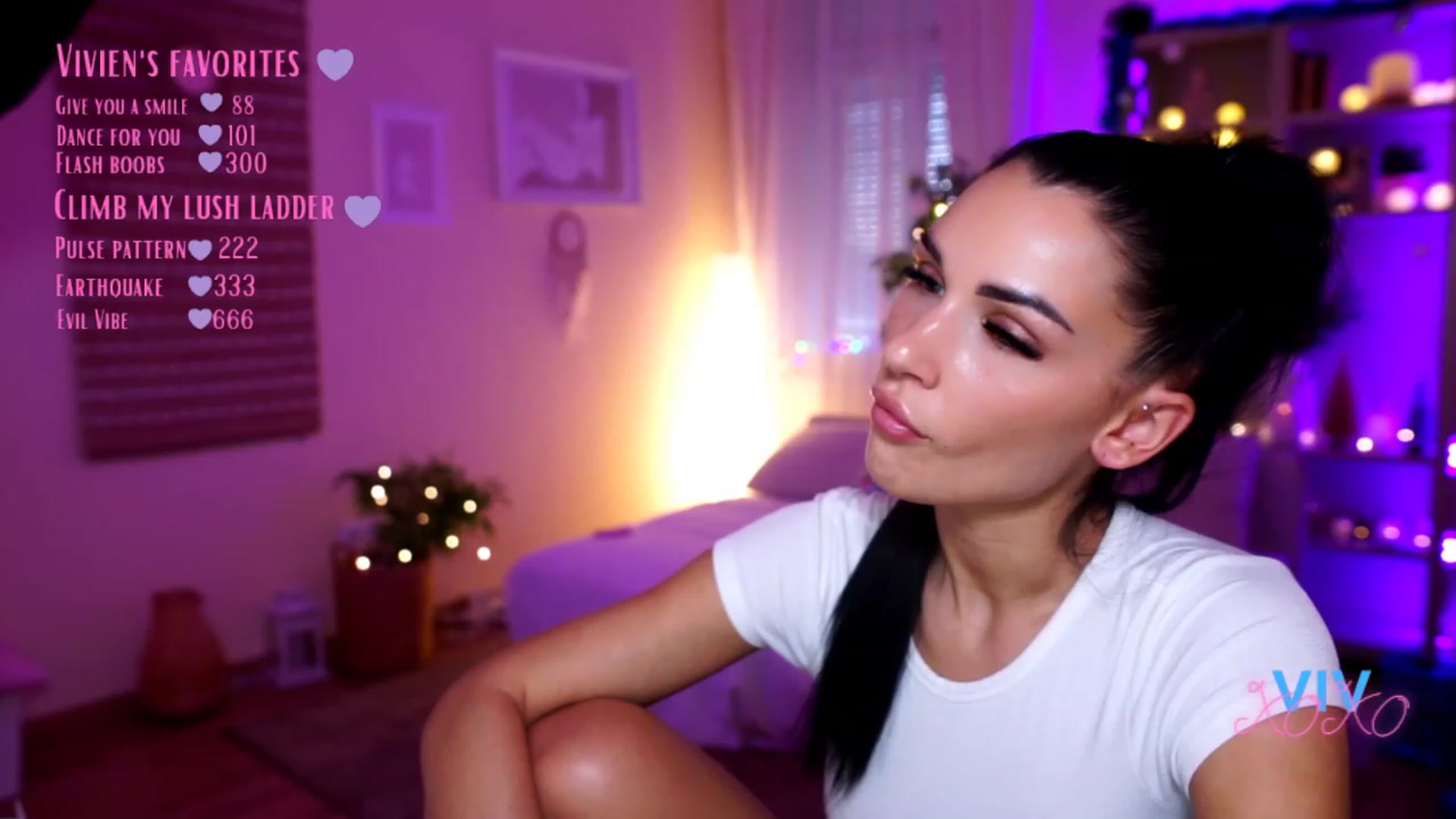 Gallery image thumbnail from kerelai's myfreecams stream on, 12/18/2022, 14:00 image 20 of 20