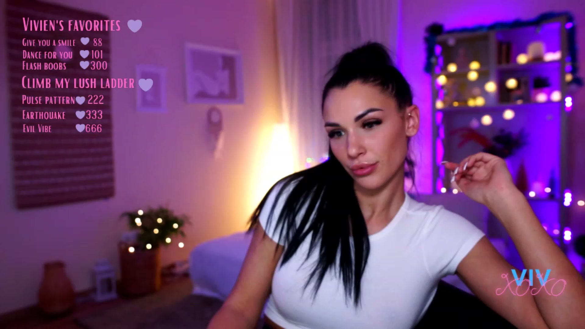 Gallery image thumbnail from kerelai's myfreecams stream on, 12/18/2022, 16:14 image 20 of 20